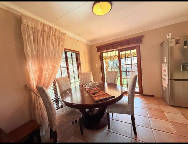 2 BEDROOM HOUSE FOR SALE IN VANDERBIJLPARK SE 4